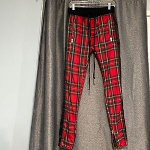 M N M L.    Men’s ( M) size pants